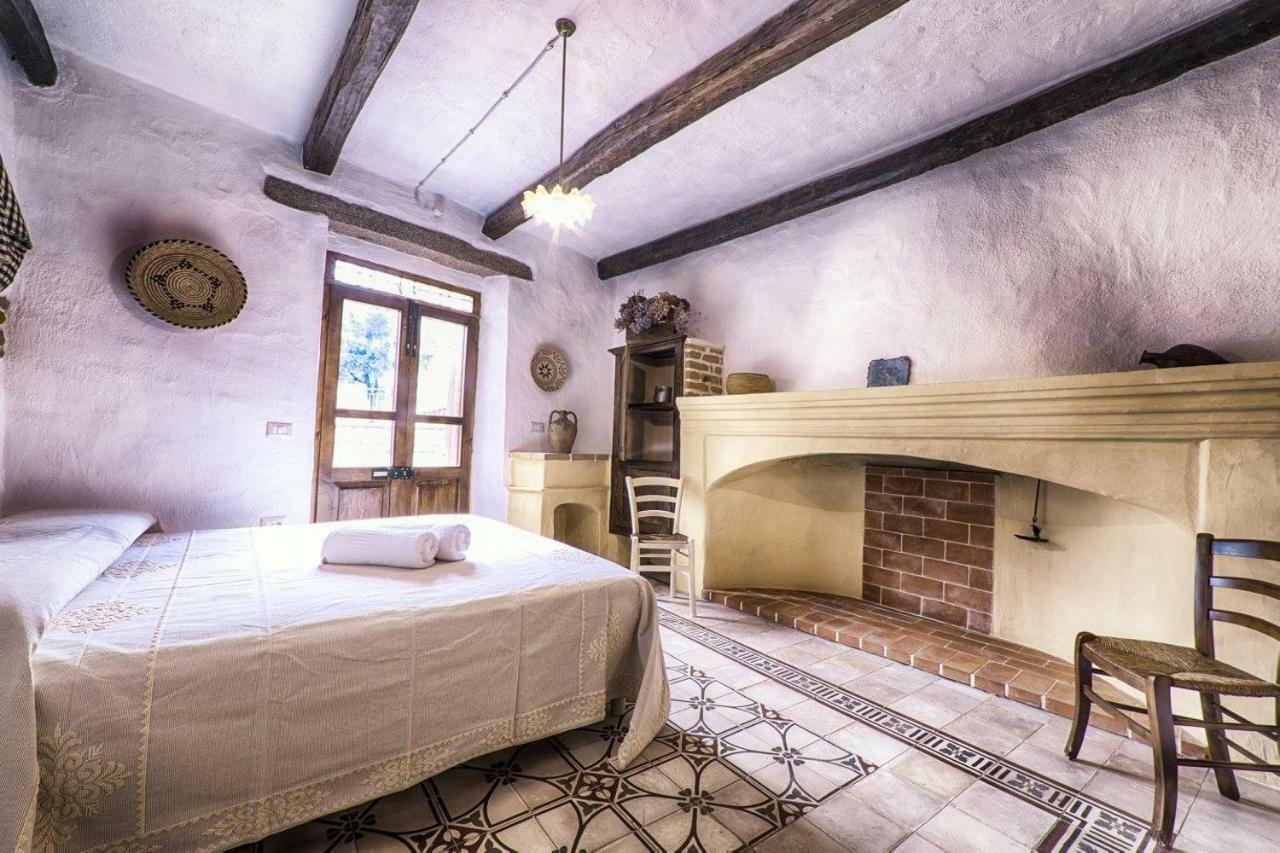 Casa Masini Bed & Breakfast Fonni Bagian luar foto